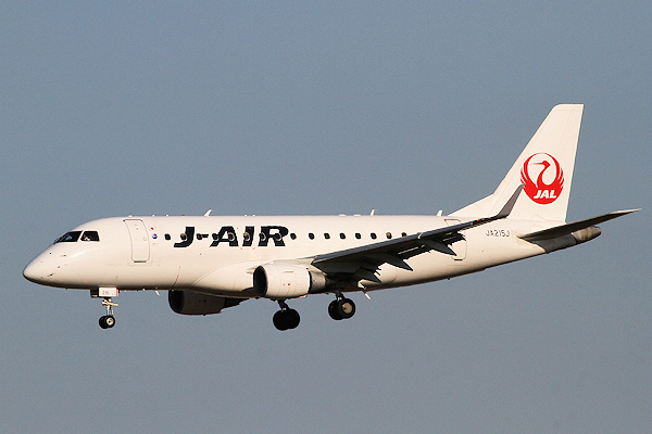 J-AIR E170（JA215J）