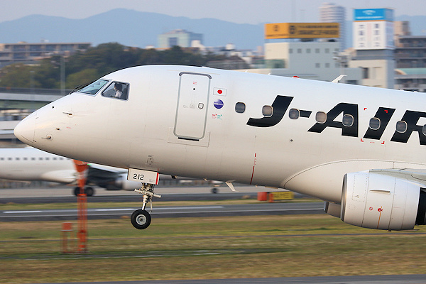 J-AIR E170（JA212J)