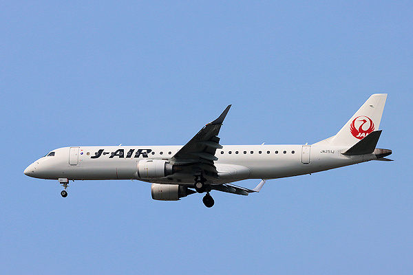 J-AIR E190（JA251J)