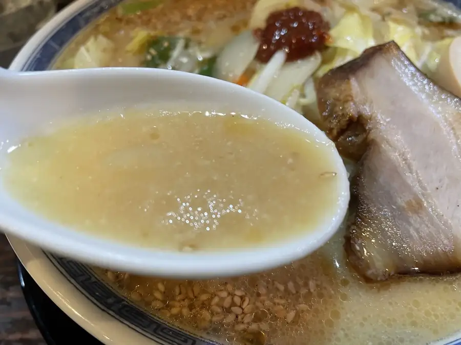 菜膳酒かす味噌タンメンのスープ