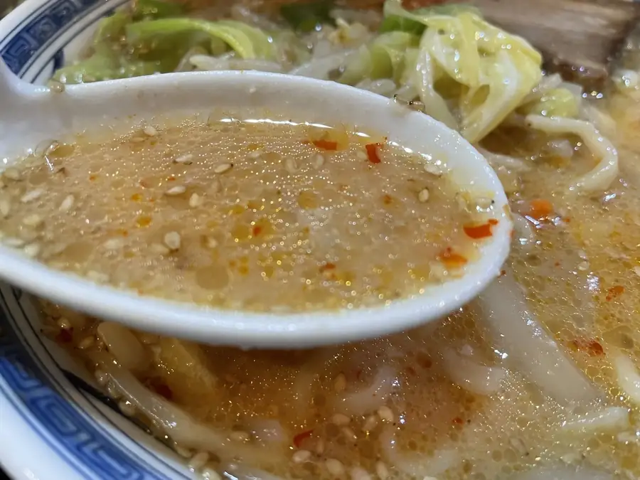 菜膳酒かす味噌タンメンのスープに溶かしたかんずり